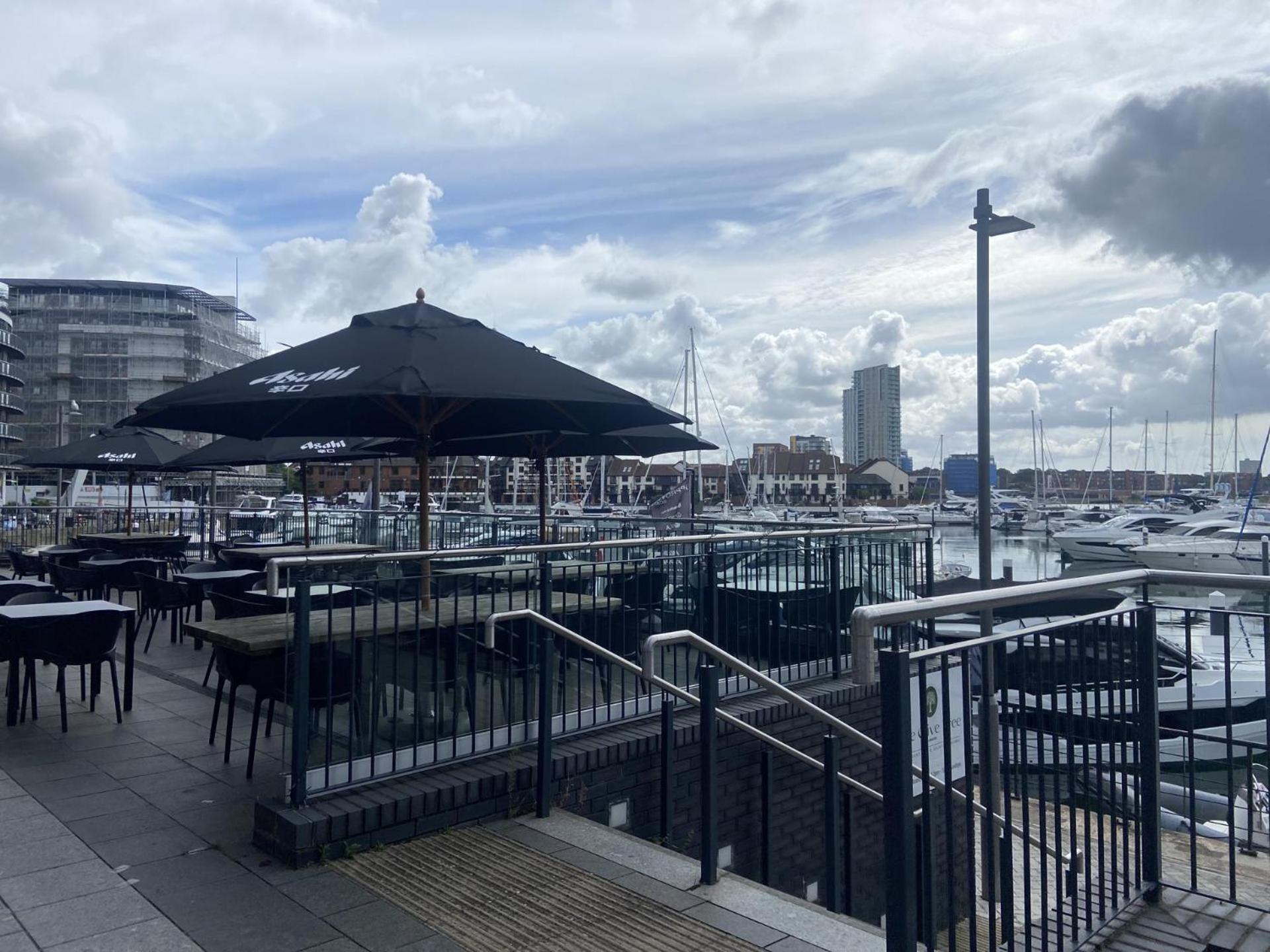 2 Bedroom Near Ocean Village Marina Port Apartment Southampton Exterior foto