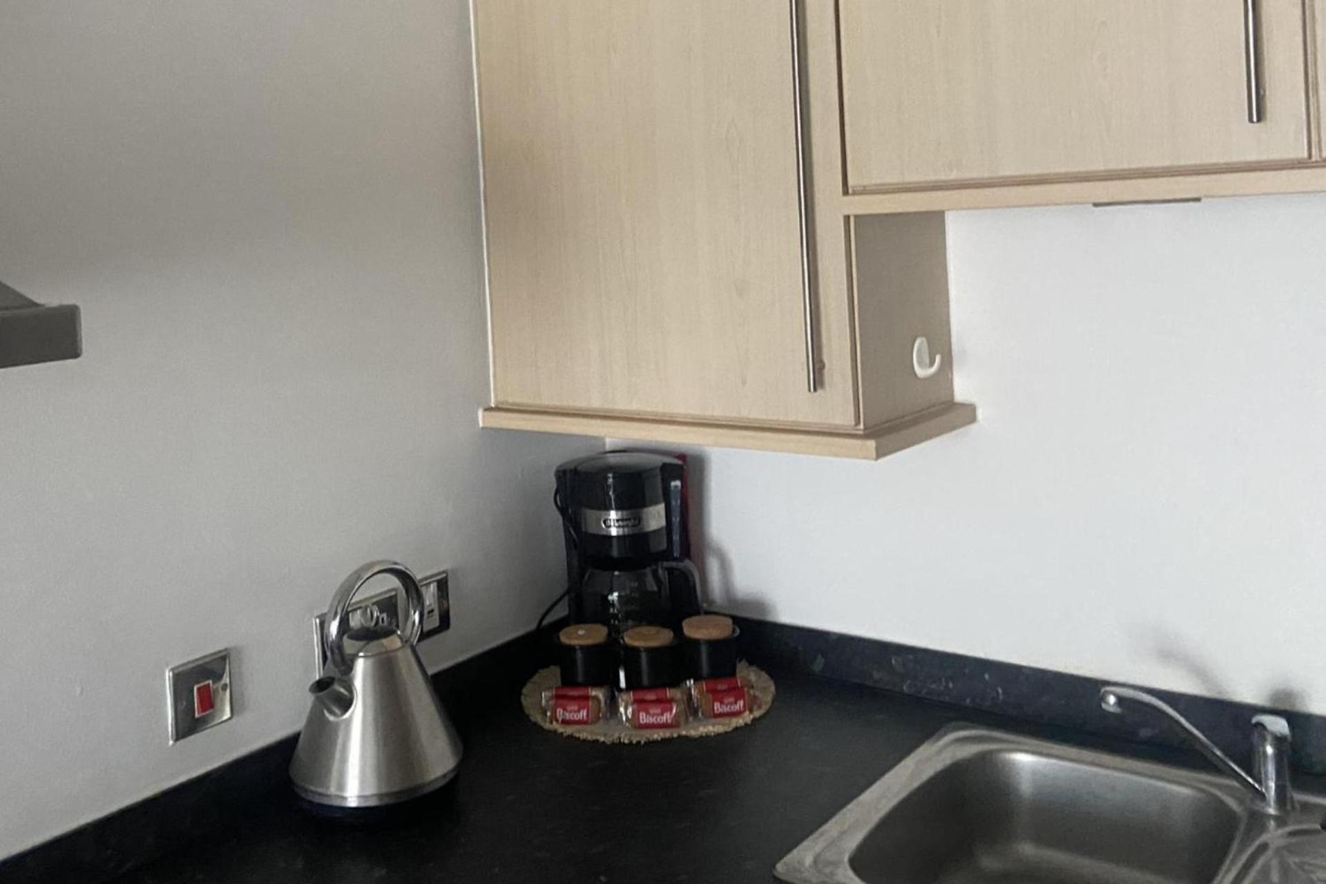 2 Bedroom Near Ocean Village Marina Port Apartment Southampton Exterior foto